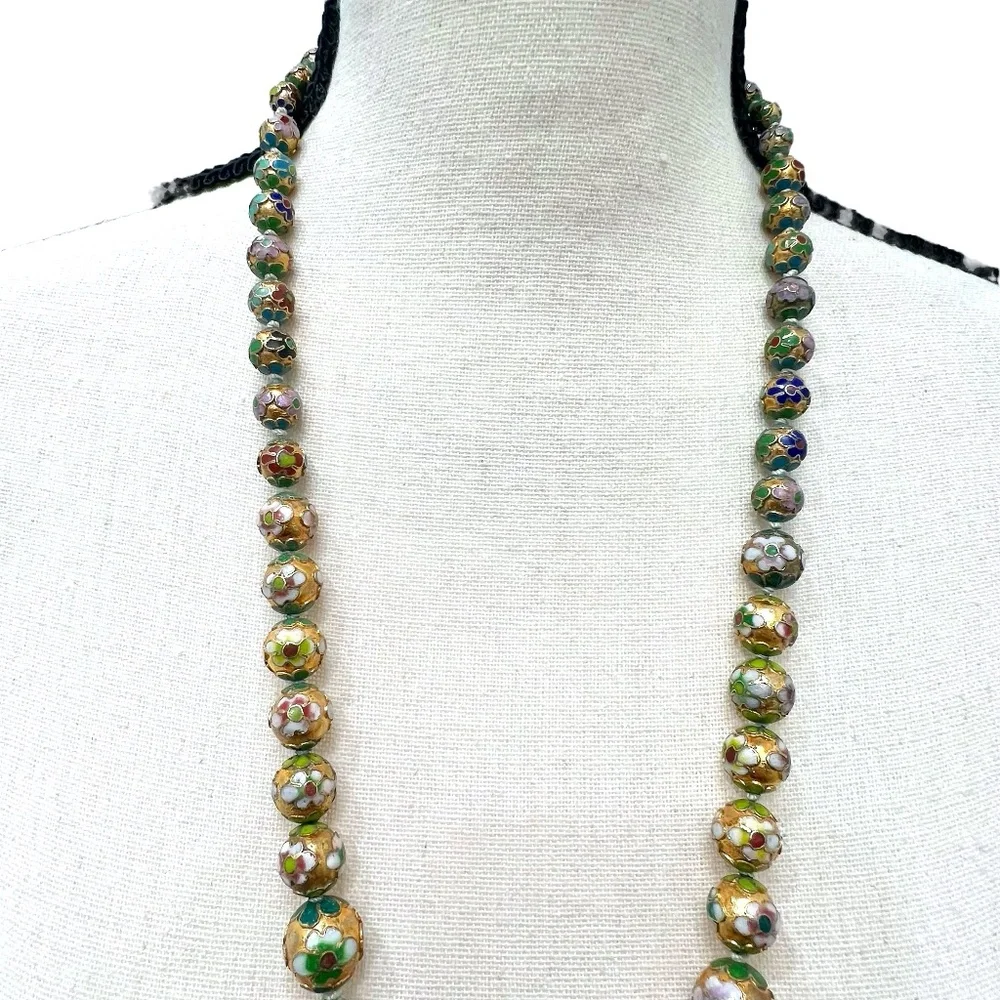 VINTAGE GRADUATED CLOISONNÉ BEAD NECKLACE 30.5